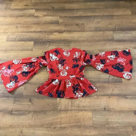 VICI‎ Women's Red Floral V Neck Open Front Tie Knot Crop Top Sz S - Picture 2 of 6